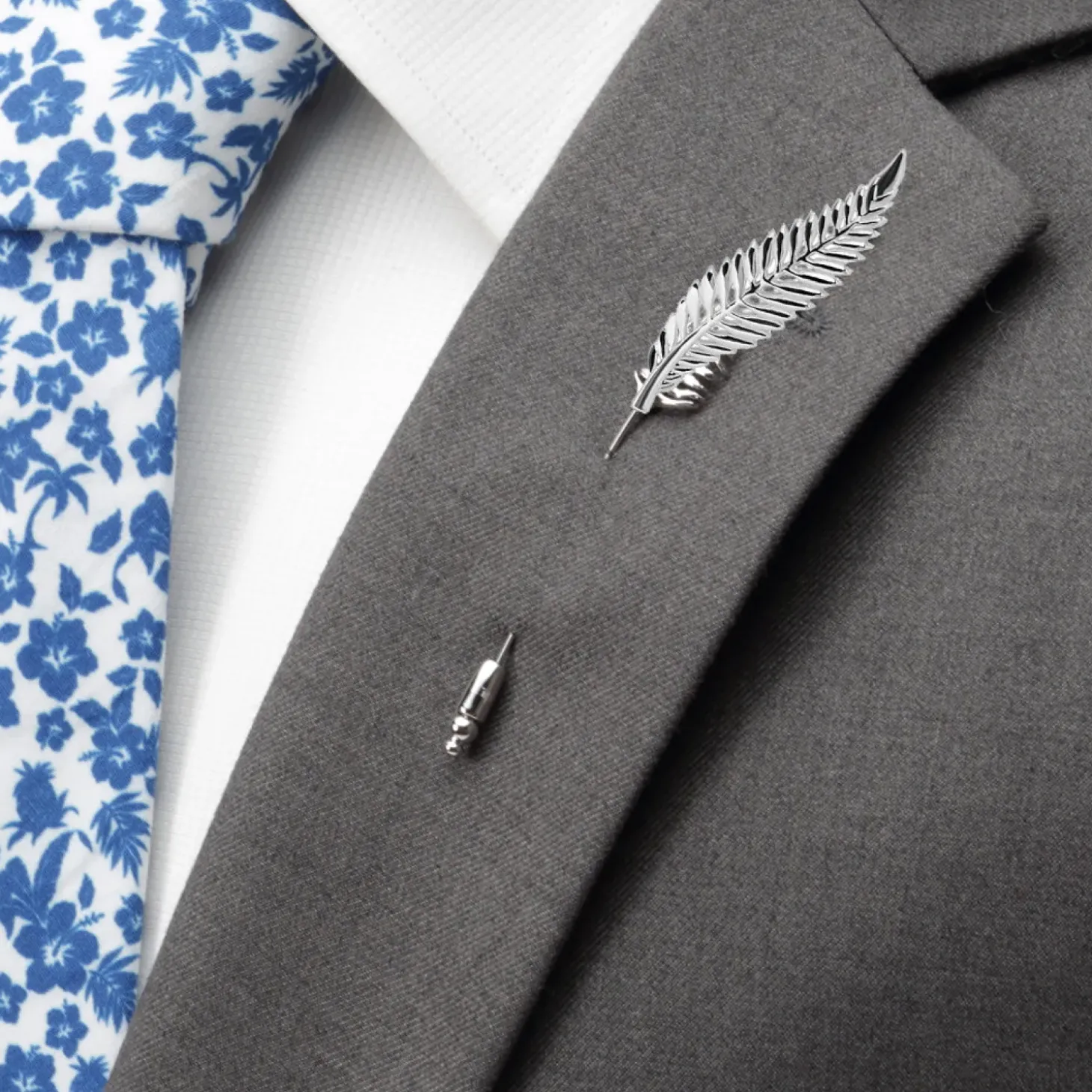 Tateossian Fern Leaf Lapel Pin In Palladium Plated