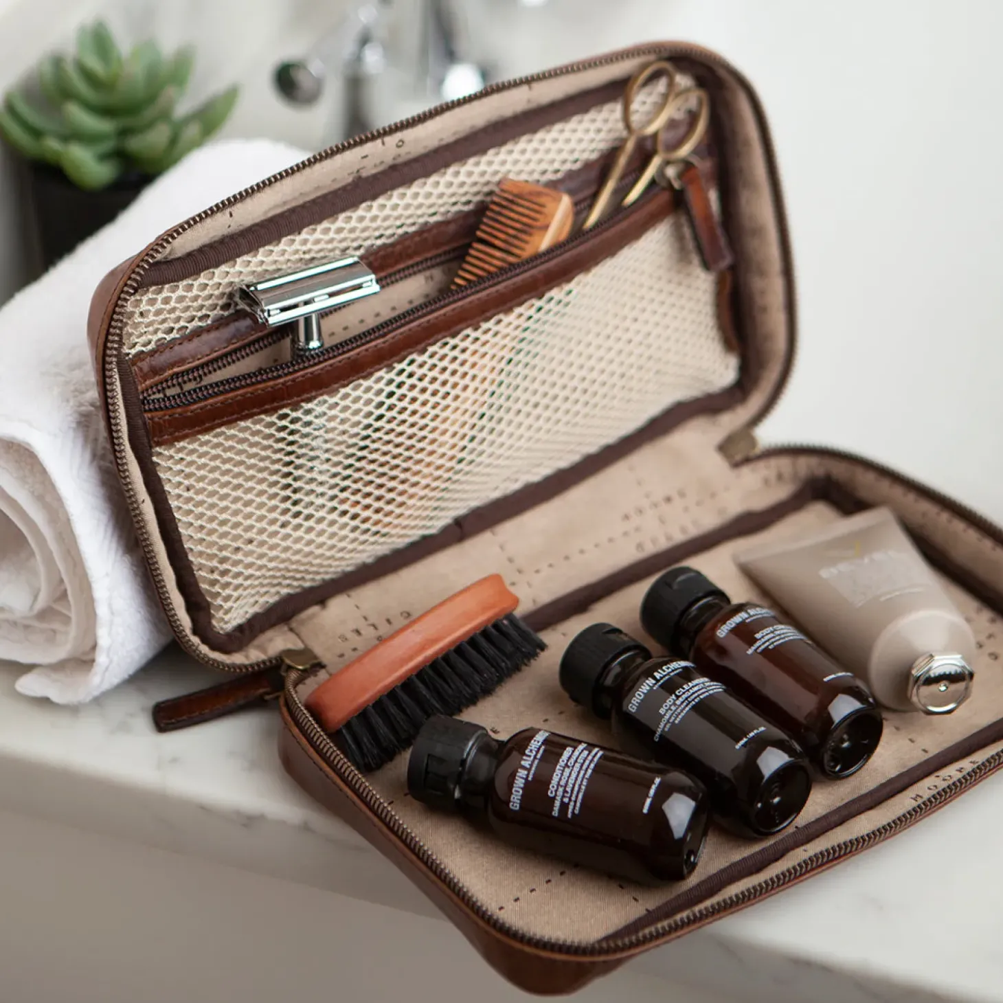 Moore & Giles Kent Travel Kit in Brompton Brown