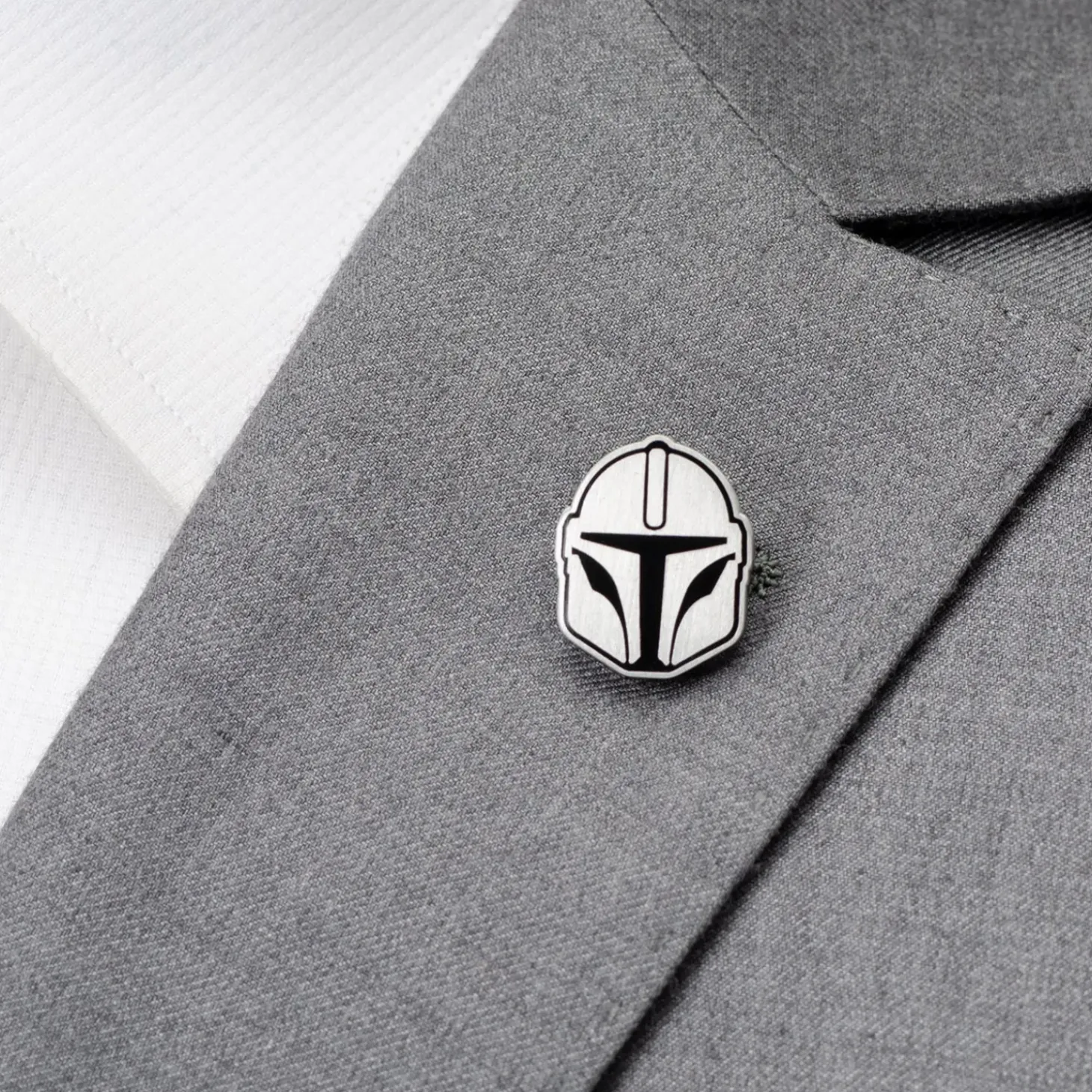 Star Wars Mandalorian Helmet Lapel Pin