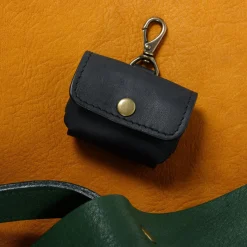 Moore & Giles RECLAIMED AIRPOD CASE V2 HEIRLOOM BLACK