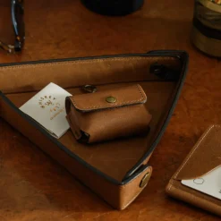 Moore & Giles RECLAIMED AIRPOD CASE V2 HEIRLOOM OAK