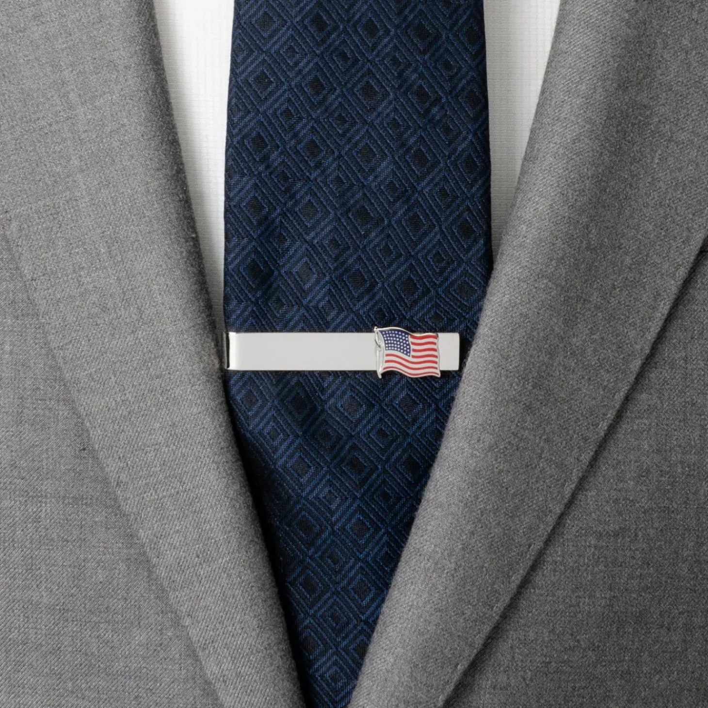 Cufflinks, Inc. Waving American Flag Tie Bar